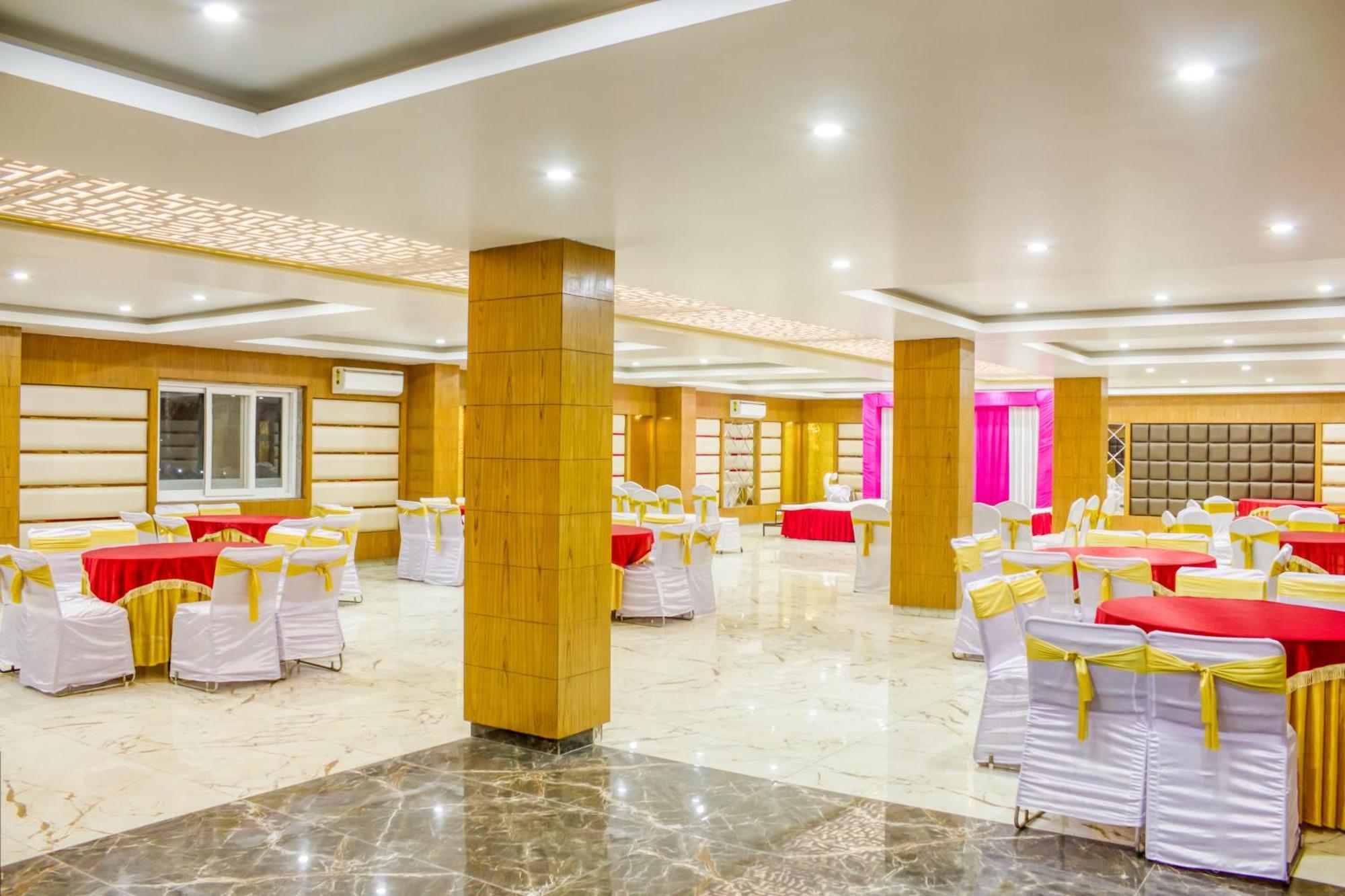Zip By Spree Hotels Grand Legacy Prime Дехрадун Екстериор снимка