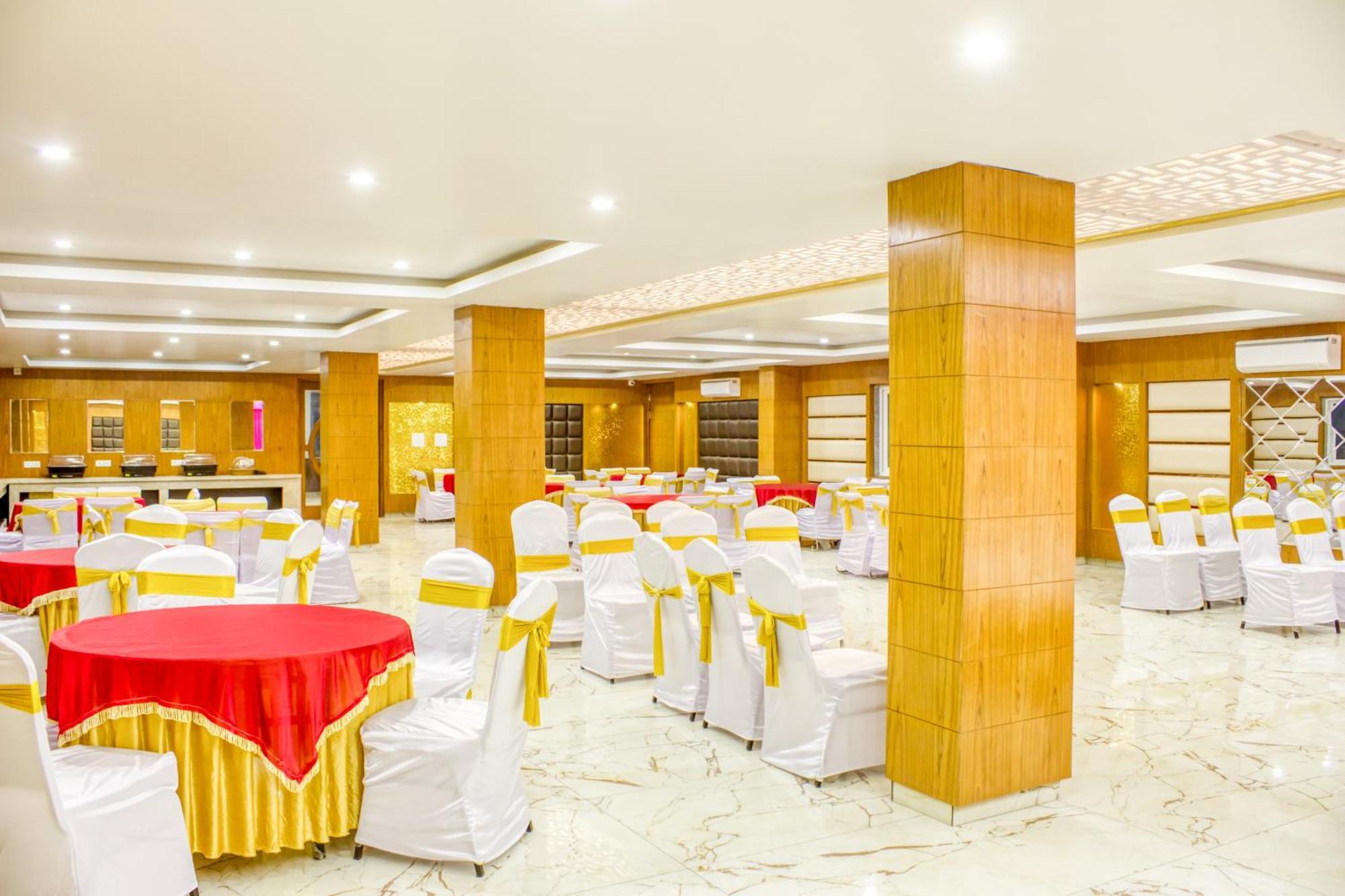 Zip By Spree Hotels Grand Legacy Prime Дехрадун Екстериор снимка