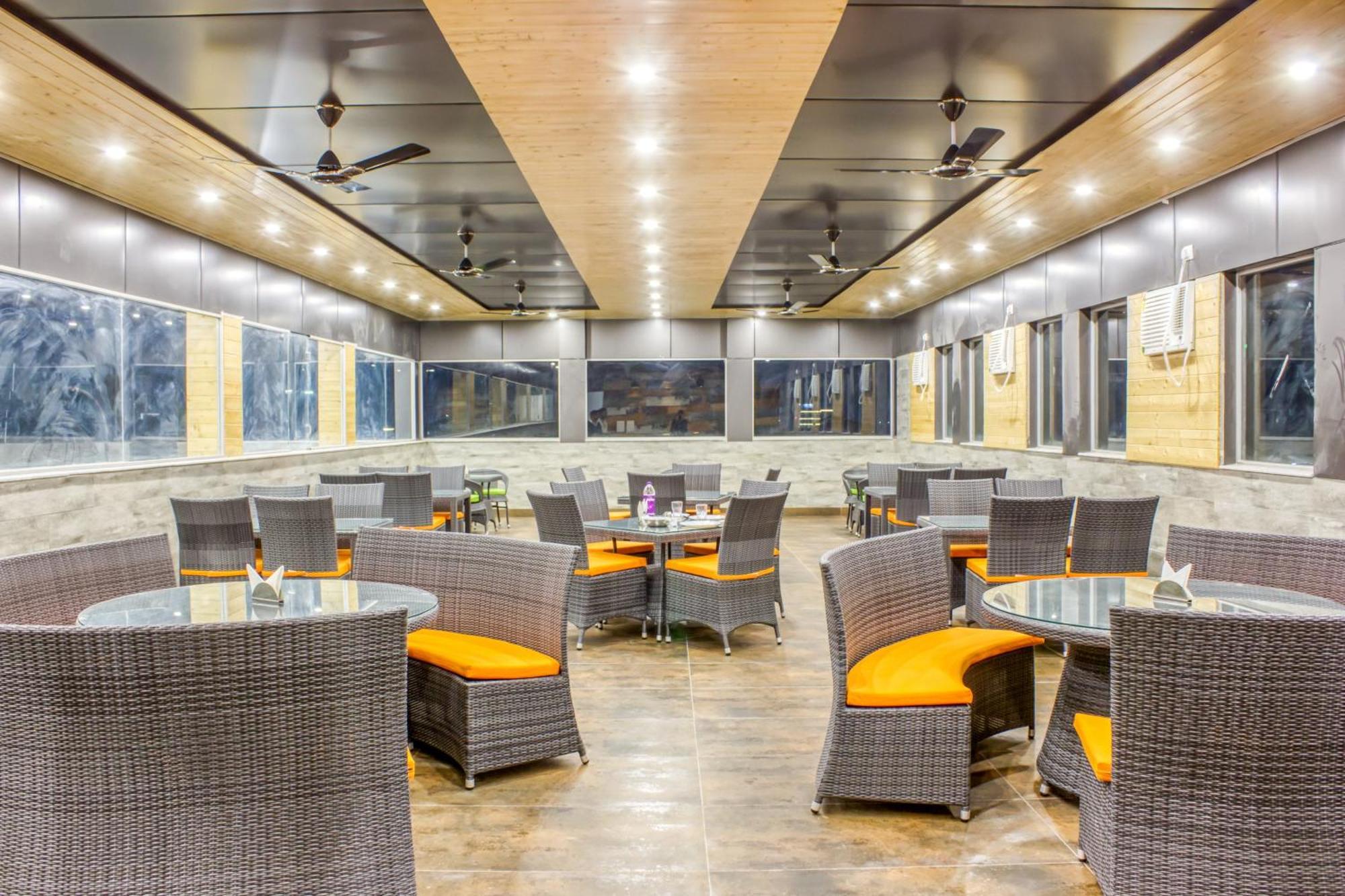 Zip By Spree Hotels Grand Legacy Prime Дехрадун Екстериор снимка