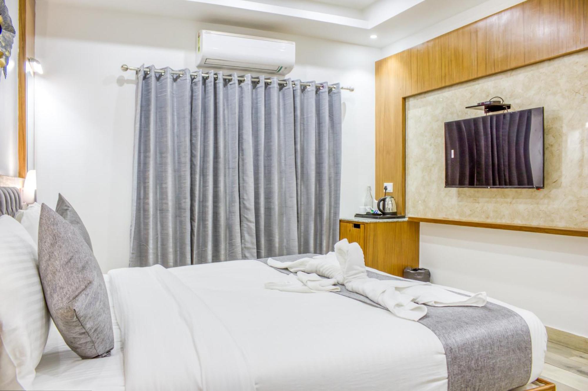 Zip By Spree Hotels Grand Legacy Prime Дехрадун Екстериор снимка