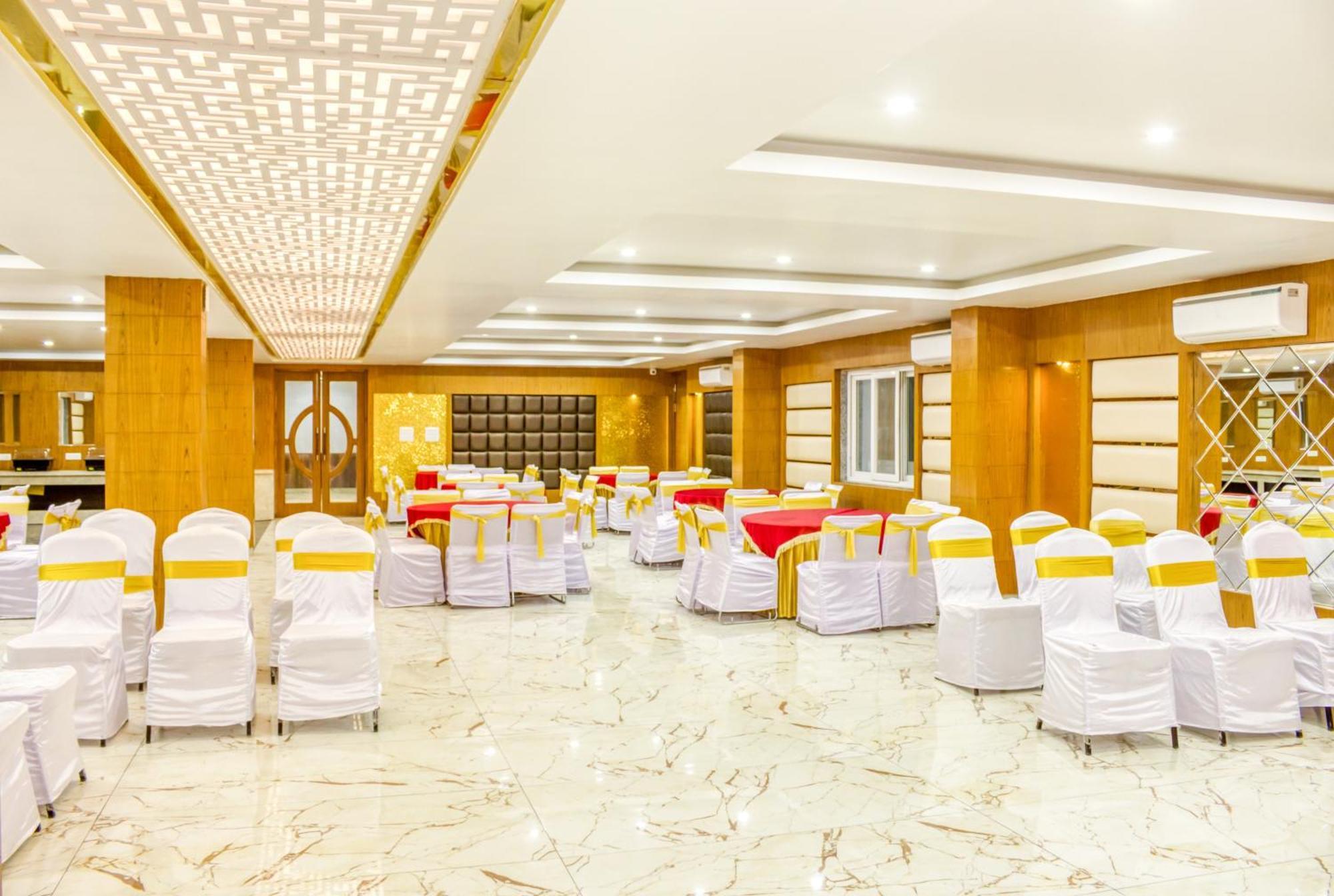 Zip By Spree Hotels Grand Legacy Prime Дехрадун Екстериор снимка