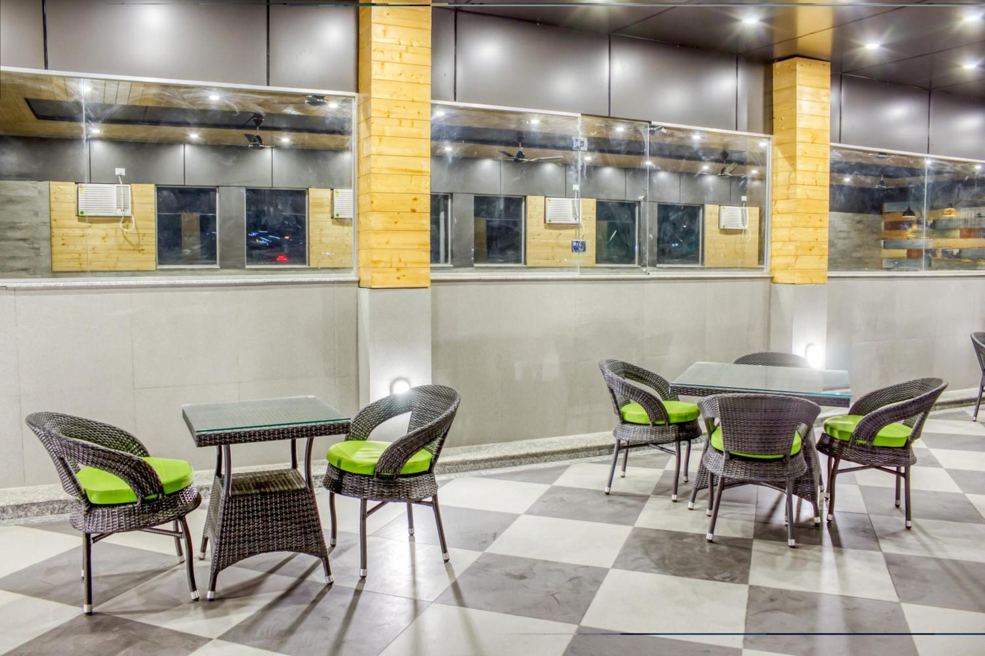 Zip By Spree Hotels Grand Legacy Prime Дехрадун Екстериор снимка