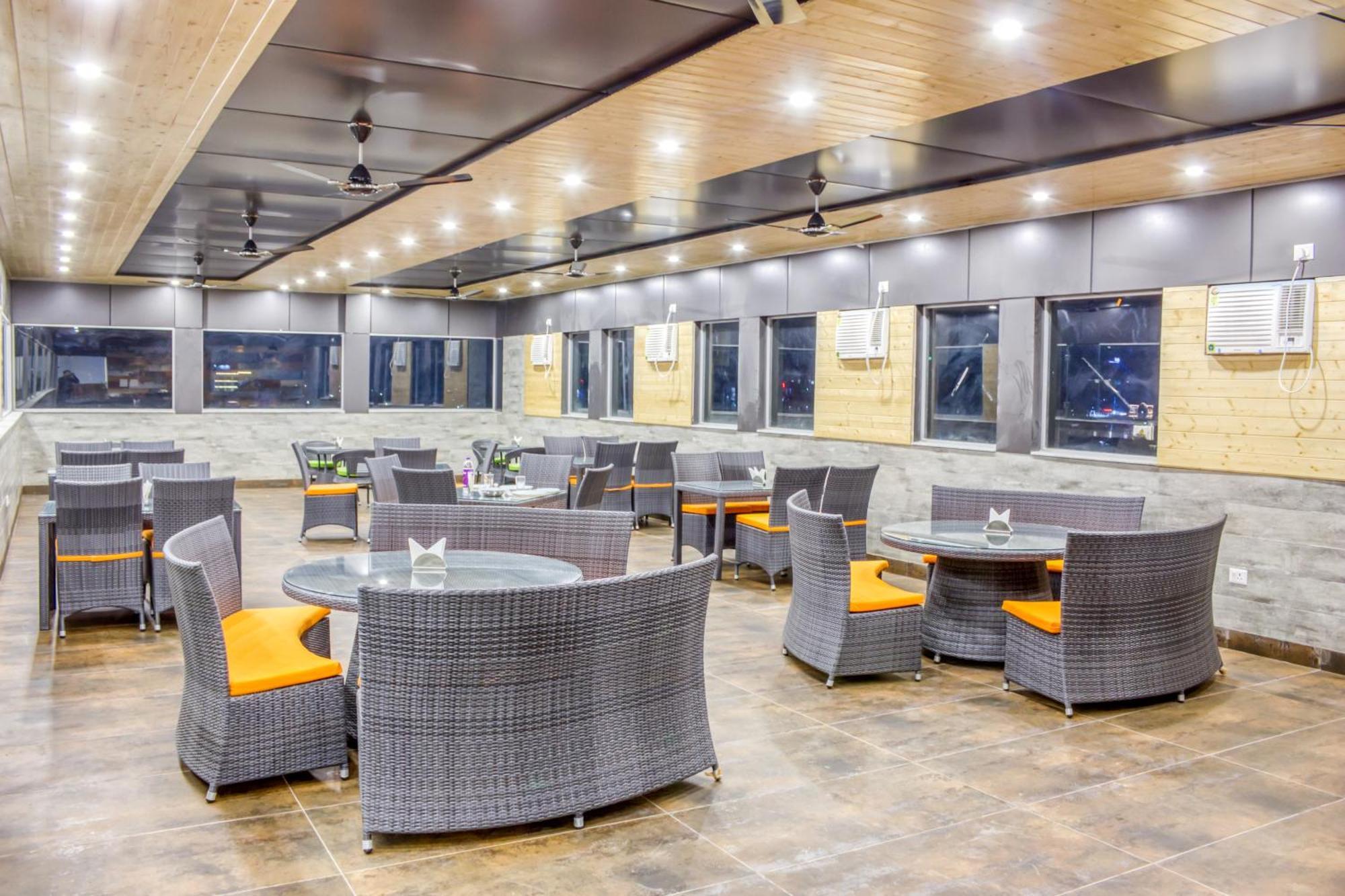 Zip By Spree Hotels Grand Legacy Prime Дехрадун Екстериор снимка